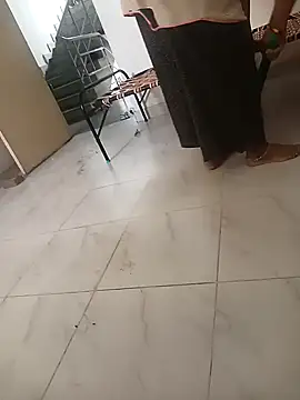 Snapshot of meenahotdarling chatting on September 2025 02:39:02 AM meenahotdarling online show from September 2025 02:39:02 AM