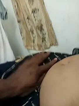 Snapshot of meenahotdarling chatting on September 2025 04:40:01 PM meenahotdarling online show from September 2025 04:40:01 PM