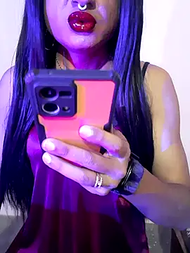 Cutie-Whiskey1 online show from November 2025 07:08:02 PM