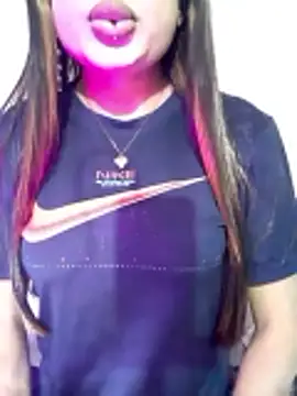 Cutie-Whiskey1 online show from December 2025 07:41:01 PM