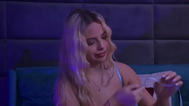 YssabelFox online show from November 2025 03:16:02 PM