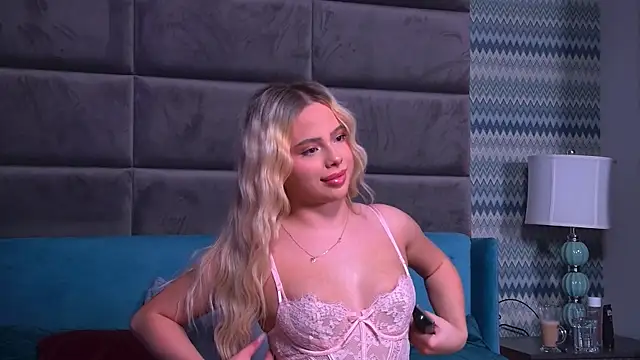 YssabelFox online show from November 2025 04:51:01 PM