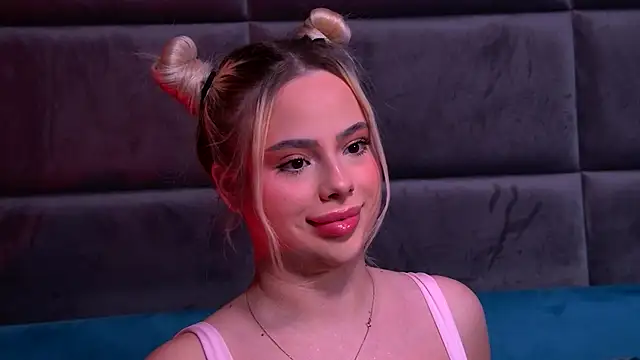 YssabelFox online show from December 2025 02:16:01 PM