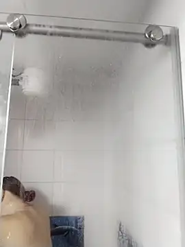 LaraCaliente online show from April 2026 02:32:02 PM