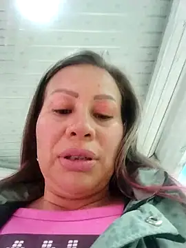 Snapshot of LaraCaliente chatting on January 2026 06:23:01 PM LaraCaliente online show from January 2026 06:23:01 PM