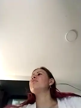 Snapshot of LaraCaliente chatting on February 2026 01:00:01 PM LaraCaliente online show from February 2026 01:00:01 PM