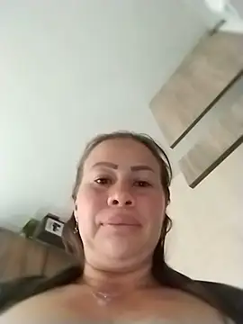 LaraCaliente online show from June 2026 10:51:02 PM