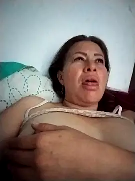 Snapshot of LaraCaliente chatting on February 2026 11:54:02 AM LaraCaliente online show from February 2026 11:54:02 AM