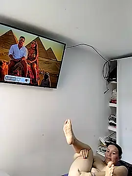 LaraCaliente online show from April 2026 01:59:02 PM