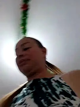 LaraCaliente online show from November 2025 02:34:01 AM