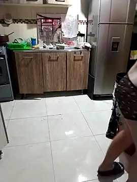 LaraCaliente online show from November 2025 02:45:02 AM