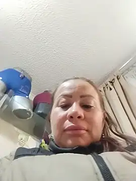 LaraCaliente online show from June 2026 02:34:01 PM