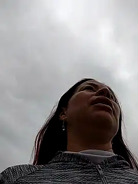 Snapshot of LaraCaliente chatting on February 2026 01:00:01 PM LaraCaliente online show from February 2026 01:00:01 PM