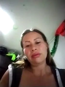 LaraCaliente online show from November 2025 02:23:02 AM