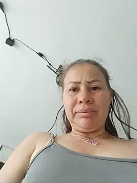 LaraCaliente online show from June 2026 12:27:01 PM