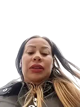 LaraCaliente online show from October 2025 09:05:02 PM