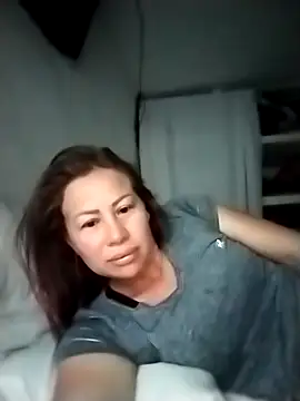 LaraCaliente online show from January 2026 10:49:02 PM