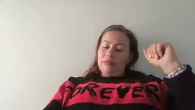 LaraCaliente online show from April 2026 09:48:01 PM