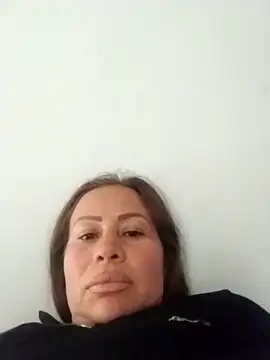 LaraCaliente online show from January 2026 08:02:02 PM