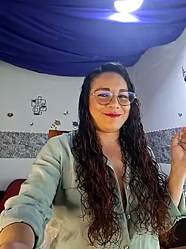 Snapshot of zamy_x chatting on April 2026 08:43:01 AM zamy x online show from April 2026 08:43:01 AM