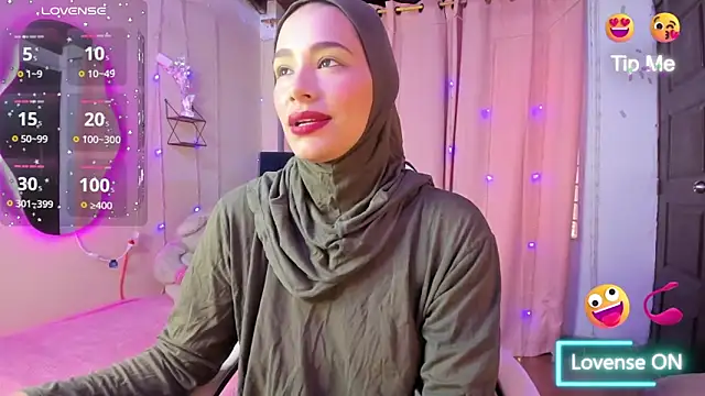 ShanaJamil online show from December 2025 12:19:02 PM