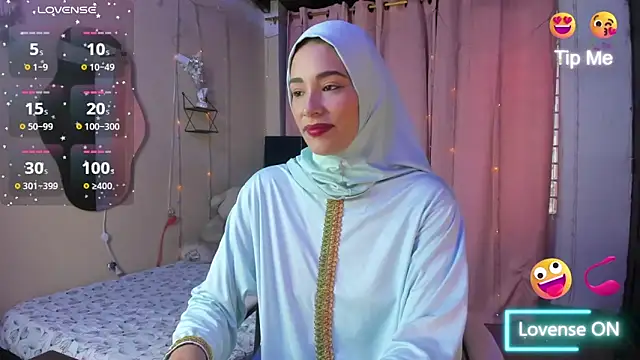 ShanaJamil online show from December 2025 12:18:02 PM