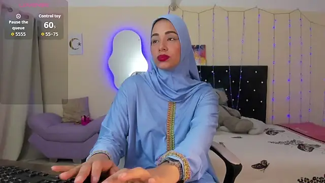 Snapshot of ShanaJamil chatting on April 2026 11:50:01 AM ShanaJamil online show from April 2026 11:50:01 AM