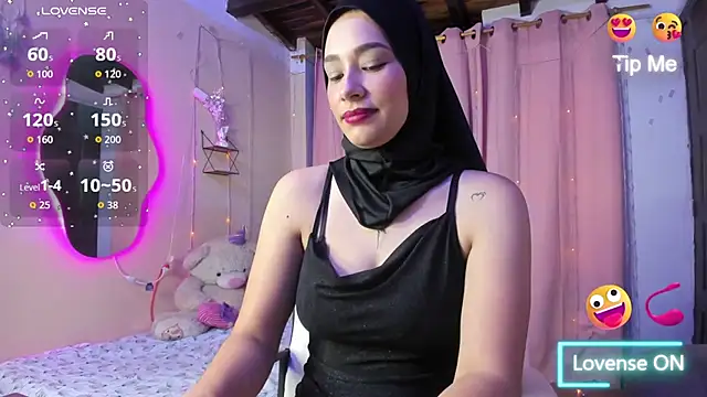 ShanaJamil online show from December 2025 12:18:01 PM