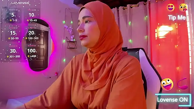 ShanaJamil online show from October 2025 12:04:01 PM