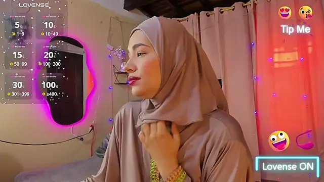 Snapshot of ShanaJamil chatting on September 2025 12:11:02 PM ShanaJamil online show from September 2025 12:11:02 PM