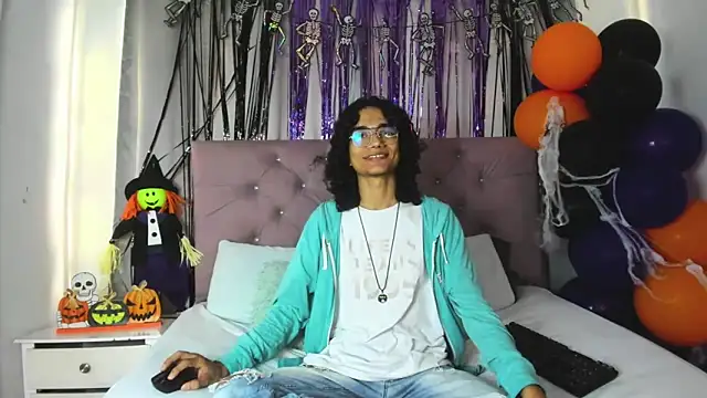 EthanBlackwoodd online show from October 2025 09:03:01 PM