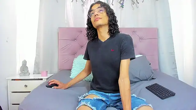 EthanBlackwoodd online show from December 2025 08:52:01 PM