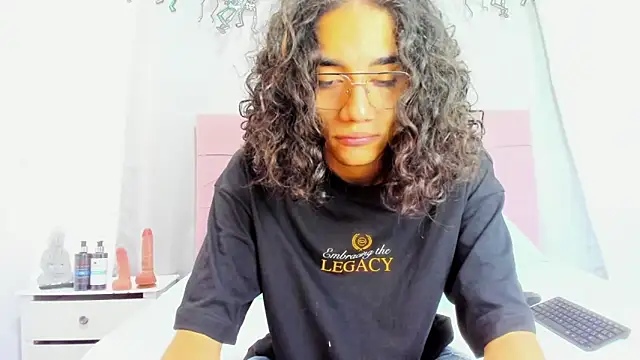 EthanBlackwoodd online show from December 2025 08:00:01 PM