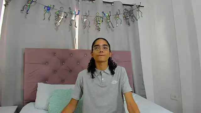 EthanBlackwoodd online show from December 2025 07:45:01 PM