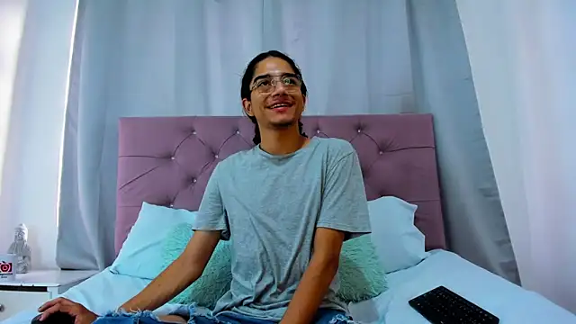 EthanBlackwoodd online show from January 2026 08:01:01 PM