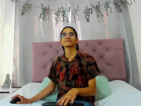 EthanBlackwoodd online show from November 2025 08:08:01 PM