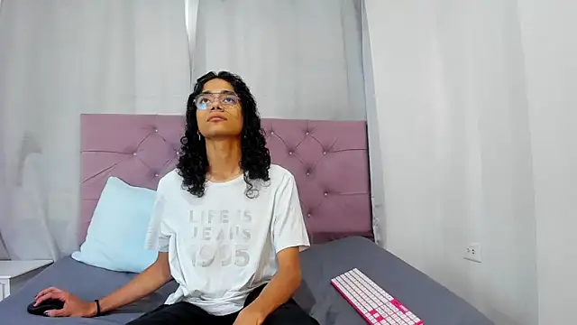 EthanBlackwoodd online show from February 2026 08:40:01 PM