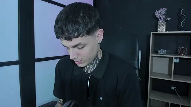 Declan-Fox online show from October 2025 05:27:02 AM