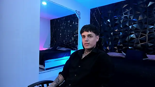 Declan-Fox online show from October 2025 04:45:02 AM