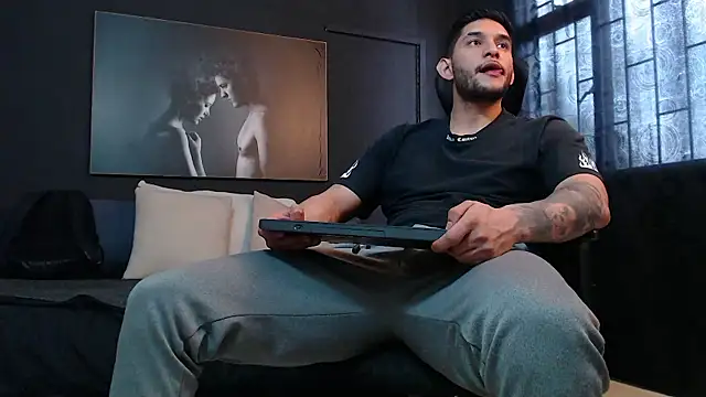 RichardMilleer online show from November 2025 04:22:01 PM