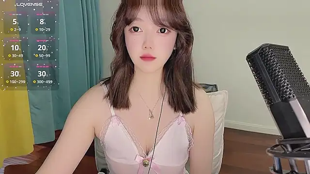 Lucky Cici online show from December 2025 11:49:01 PM