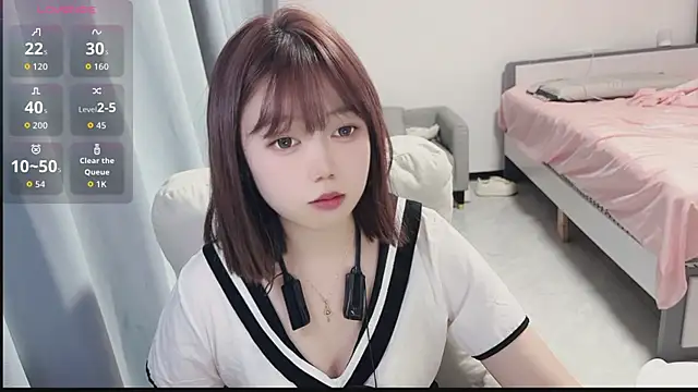 Lucky Cici online show from September 2025 01:48:01 PM