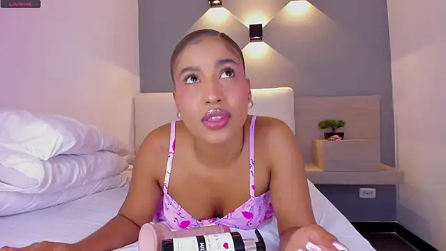 selena monroy online show from November 2025 09:25:01 AM