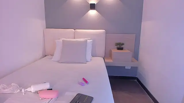 selena monroy online show from November 2025 11:15:01 AM