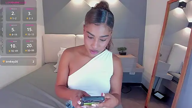 selena monroy online show from November 2025 10:59:01 AM