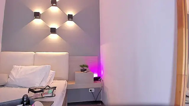 selena monroy online show from April 2026 10:54:02 AM