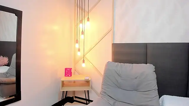 VivianSantana1 online show from October 2025 12:46:01 PM