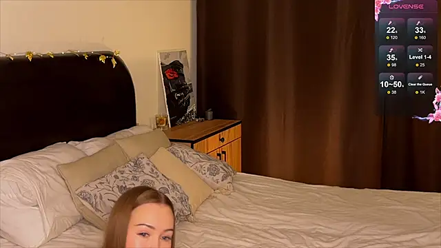 Amelia Ray  online show from November 2025 04:18:01 AM