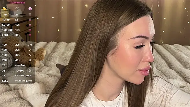 Amelia Ray  online show from April 2026 10:11:01 AM