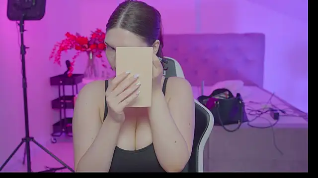 Jessasmith online show from November 2025 08:35:01 AM